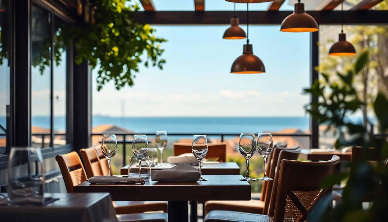 Vue de l'extérieur d'un restaurant charmant avec une terrasse verdoyante.