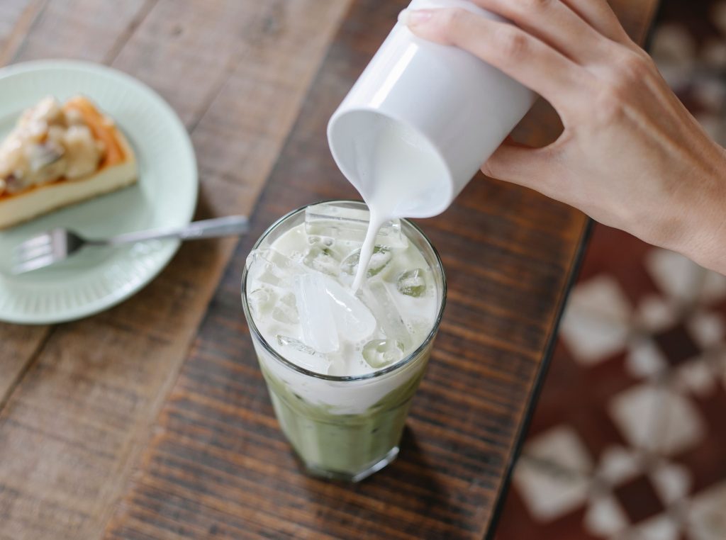 Comment réussir une recette matcha lait amande sans grumeaux ?