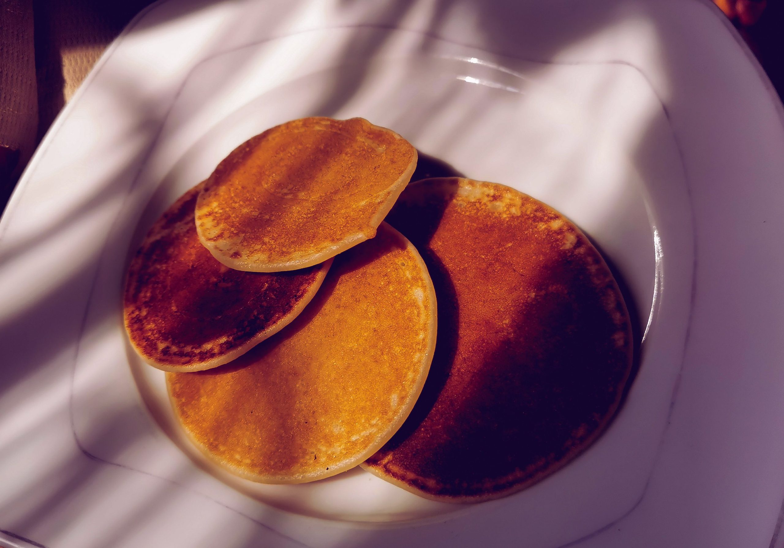 Pancakes dorés prêts à déguster
